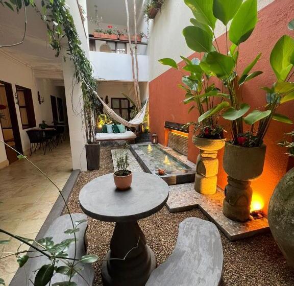 이그제큐티브 트리플, Leclerc Hotel Boutique Cali Granada