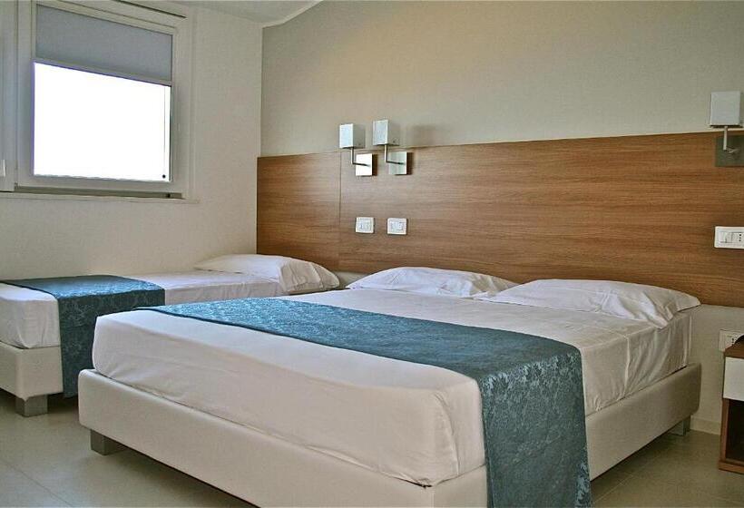 Трехместный Номер Deluxe Вид на Море, Baia Marina