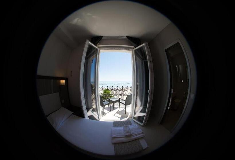 Четырехместный Номер Deluxe, Baia Marina