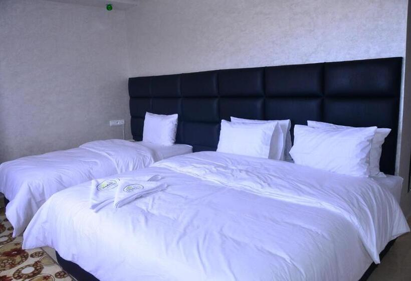 Номер Стандарт, Hôtel Hadaik Ain Asserdoune