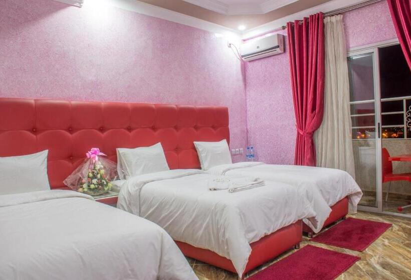 Номер Стандарт Трехместный, Hôtel Hadaik Ain Asserdoune