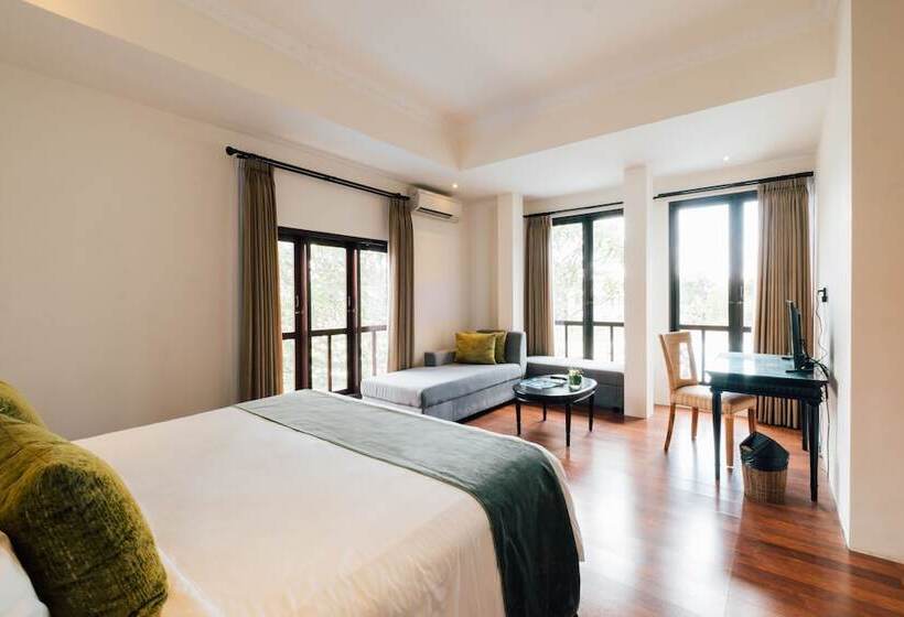Quarto Familiar, Umpadhi Canggu