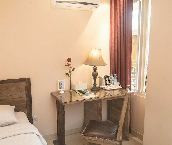 Quarto Superior, Front One Boutique Baluran Malang