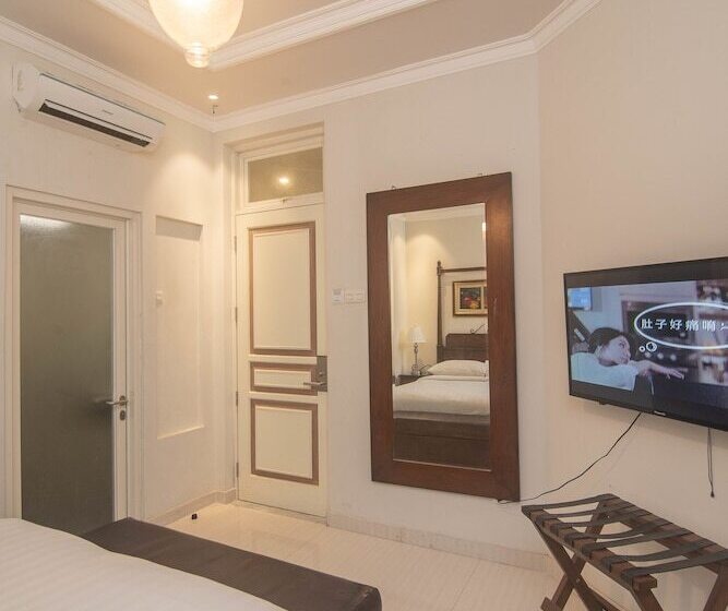 Номер Deluxe, Front One Boutique Baluran Malang