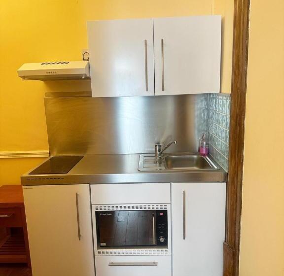 إستوديو ديلوكس, Linton Hotel Luton