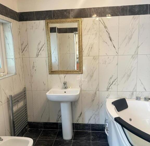 إستوديو ديلوكس, Linton Hotel Luton