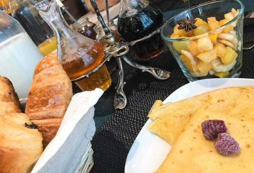 Номер Стандарт Вид на Сад, Bed And Breakfast Shandita