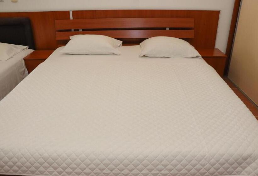 Standard Triple Room with Terrace, Rosa Negra