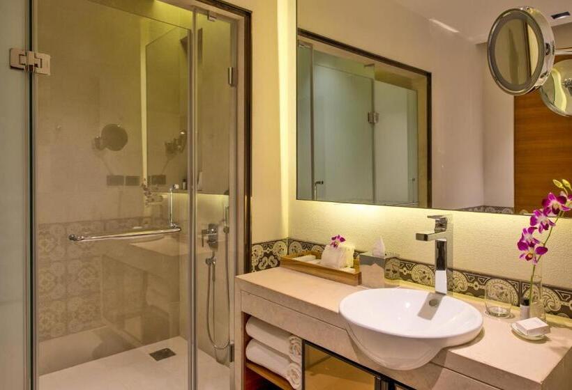 带大床的豪华间, Azaya Beach Resort Goa