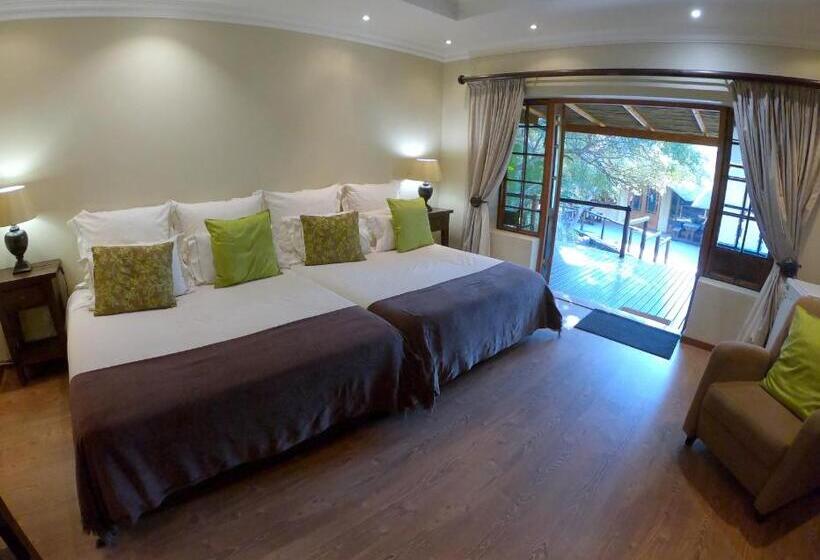 スタンダードルーム, Tuskers Bush Lodge B&b