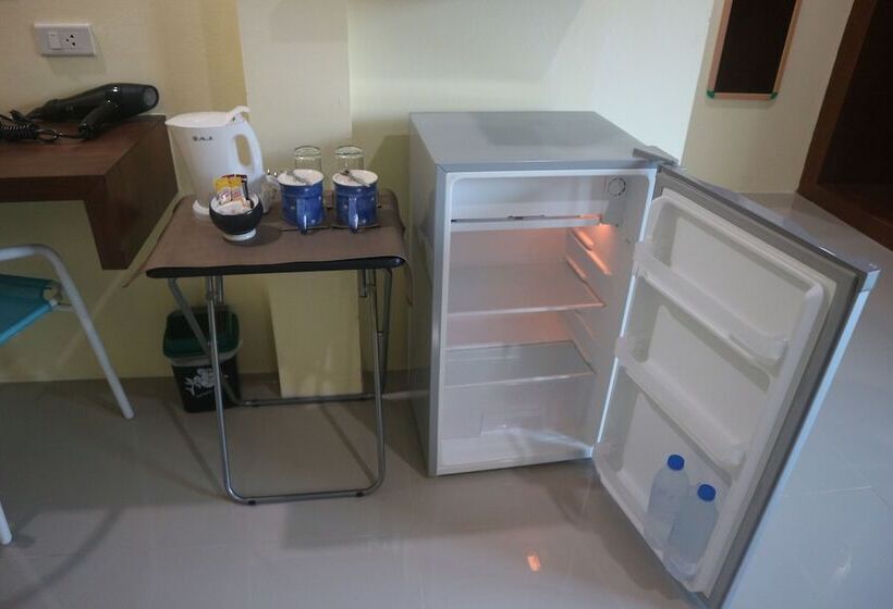 디럭스 룸, Anyavee Nam Mao Beach Resort