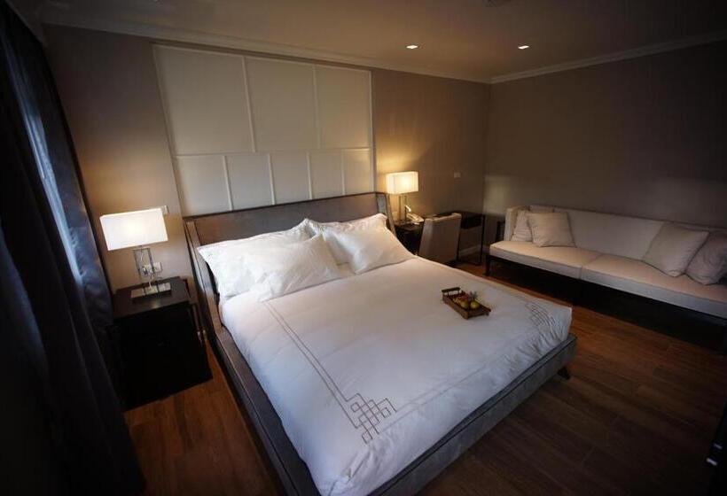 スイート, Nirvanan House