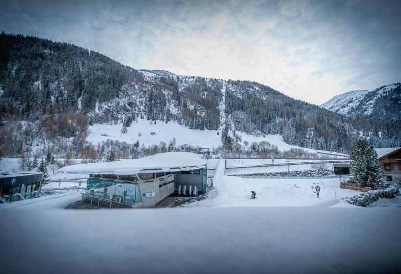 Номер Стандарт Трехместный, Quality Hosts Arlberg   Hotel Bergheim