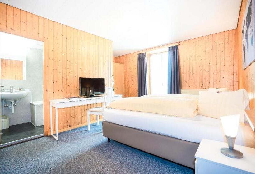 Номер Стандарт с Балконом, Landhaus Adler