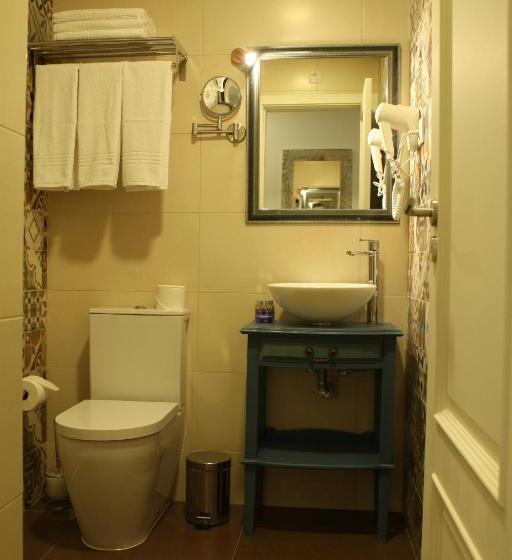 Трехместный Номер Стандарт с Балконом, Art'otel Barcelos