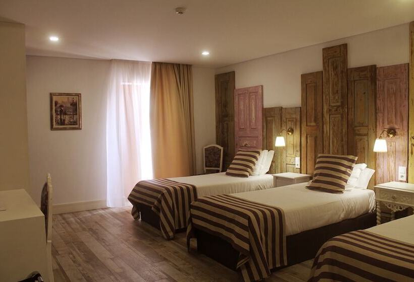 Трехместный Номер Стандарт с Балконом, Art'otel Barcelos