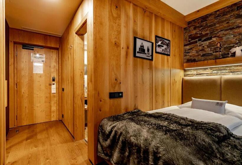 اتاق سوپریور یک تخته, Grandhotel Tatra