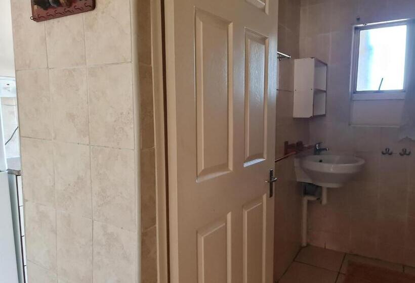 اتاق خانوادگی, Bluff Accommodation Aybriden Self Catering