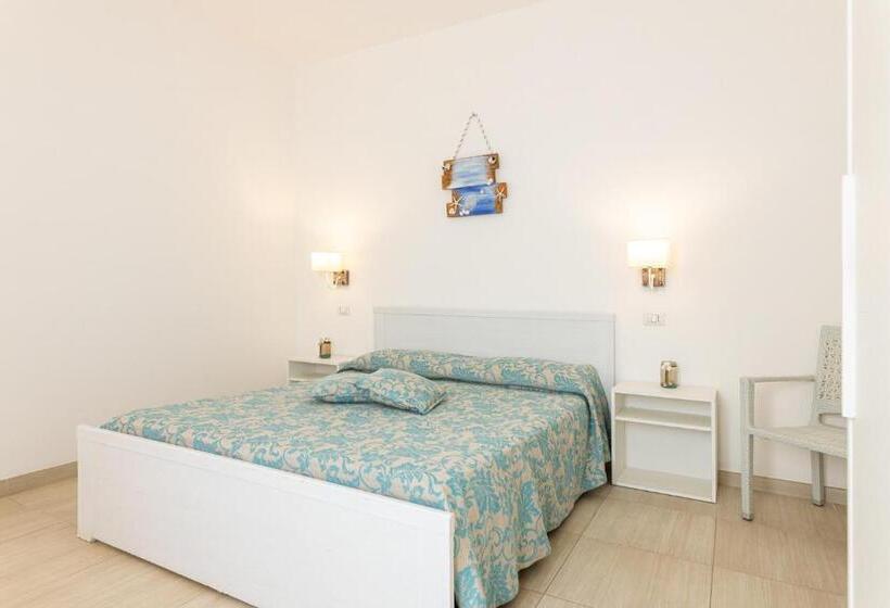 Номер Superior Вид на Бассейн, Stella Marina B&b