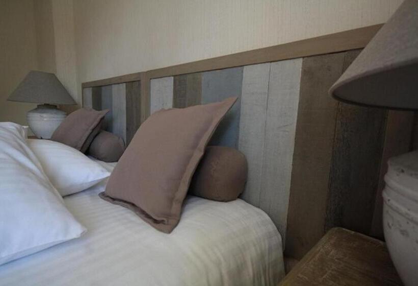 جناح عائلي, Logis Hôtel Restaurant Le Domaine De L Eau Vive
