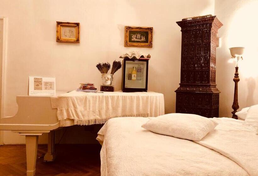 Deluxe Zimmer mit Flussblick, Sarah S Altstadt Oase Salzburg