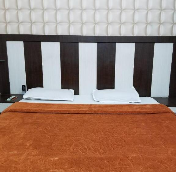 اتاق استاندارد, Time Square Guest House