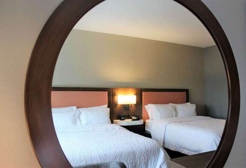 Номер Стандарт Адаптированный для Инвалидов, Hampton Inn & Suites Menomonie Uw Stout