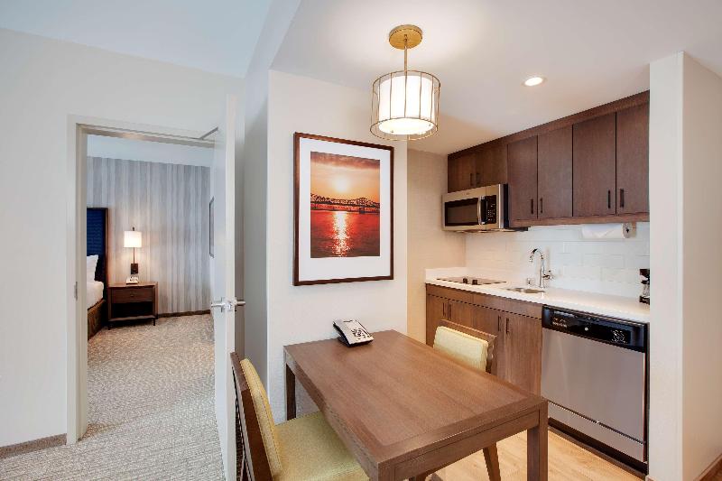 스위트 킹사이즈 침대, Homewood Suites By Hilton Louisville Downtown, Ky
