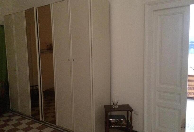 اتاق لوکس یک تخته, O Sarracino B&b