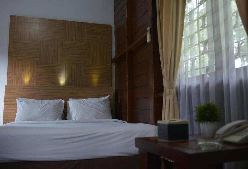 베이직 스튜디오, Citra Cikopo Hotel & Family Cottages