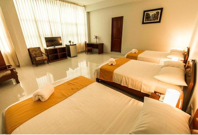 디럭스 트리플 룸, Cumbaza Hotel & Convenciones