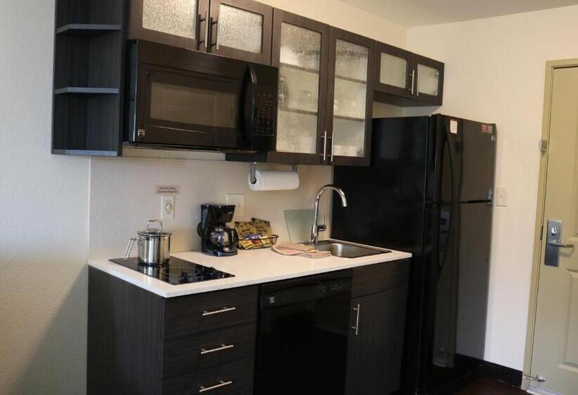 Люкс Кровать Кинг, Candlewood Suites Nashville   Goodlettsville, An Ihg