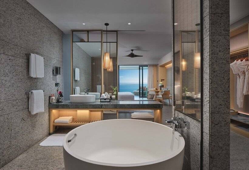 Номер Стандарт Двуспальная Кровать Вид на Море, Crowne Plaza Sanya Haitang Bay Resort, An Ihg