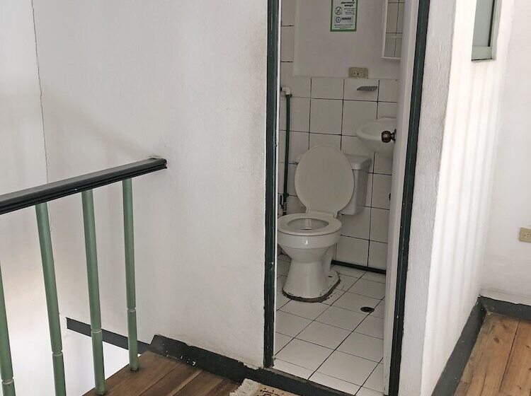 Семейный Номер, Hostal Latina