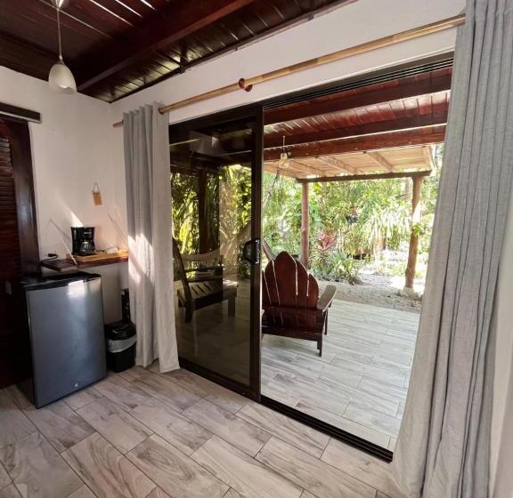 スタンダードバンガロー, Calala Lodge