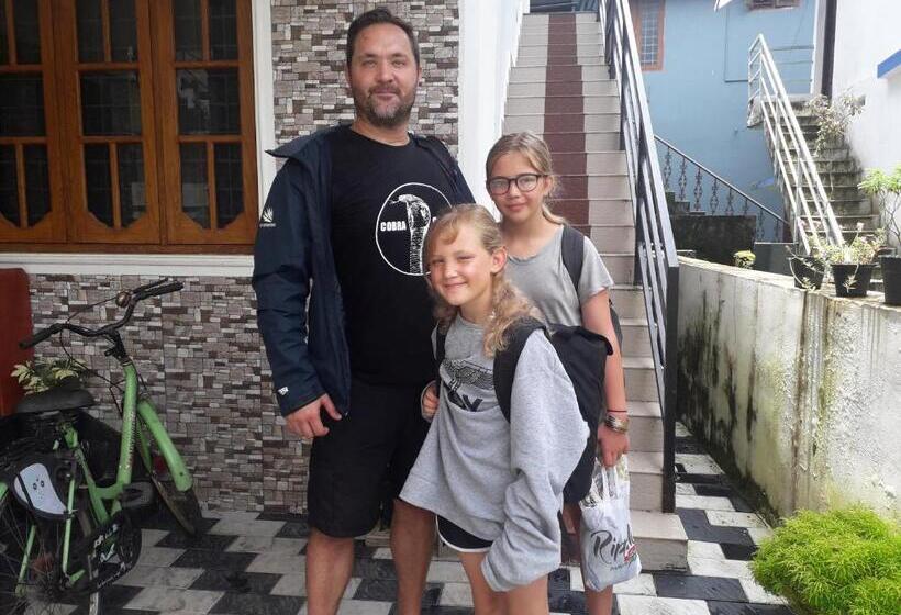 이코노미 룸, Janatha Homestay