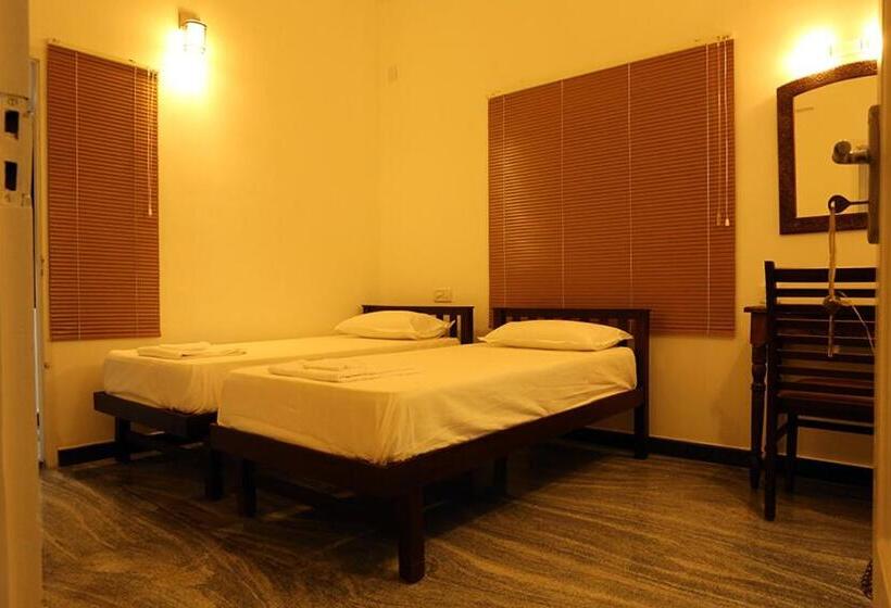 이코노미 룸, Janatha Homestay