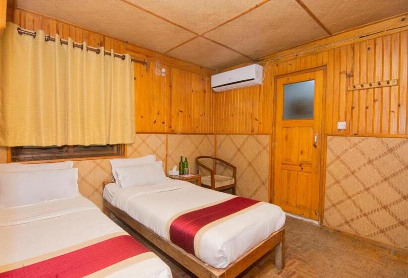 اتاق استاندارد با چشم‌انداز کوهستان, Everest Manla Resort