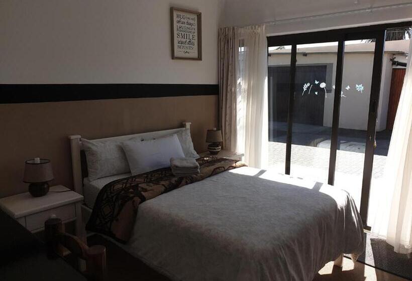اتاق اکونومی, Sunflower Self Catering