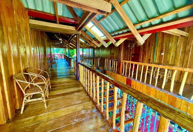 חדר סטנדרט, The Cliff Hostel