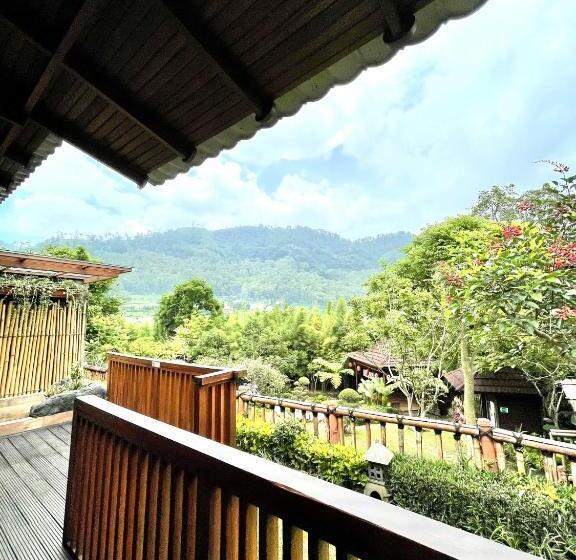 Президентский Люкс, The Onsen Hot Spring Resort