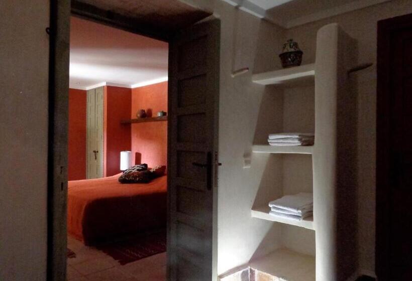 Люкс с Террасой, Les Trois Paons