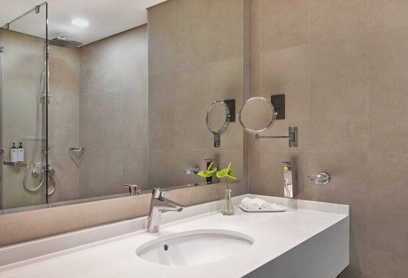 Апартаменты 3 Спальни Вид на Море, Beach Bay Hotel Mirfa