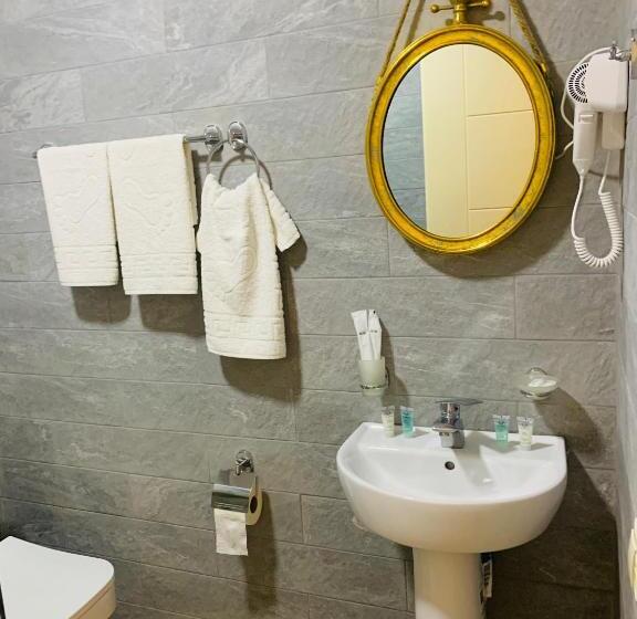 غرفة قياسية ثلاثية, Wald Hotel Lagodekhi Rooms