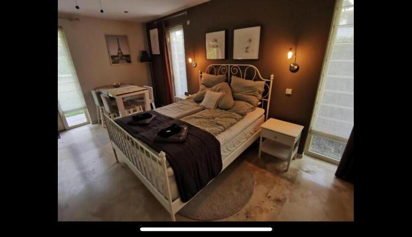 Номер Deluxe, B&b Maison Saint Tropez Eindhoven