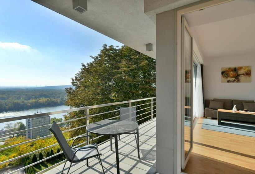 اتاق خانوادگی, River View Apartments