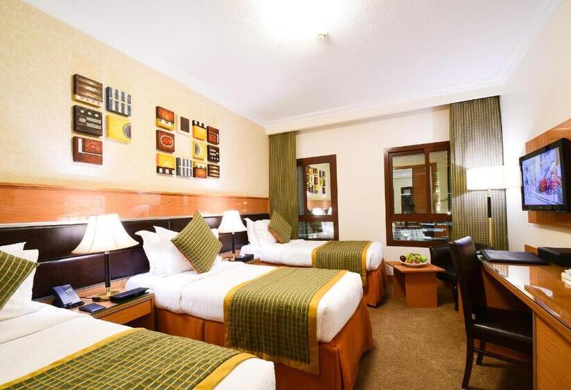Номер Стандарт Трехместный, Golden Tulip Al Shakreen