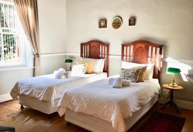 Номер Стандарт Вид на Сад, John Montagu Accommodation