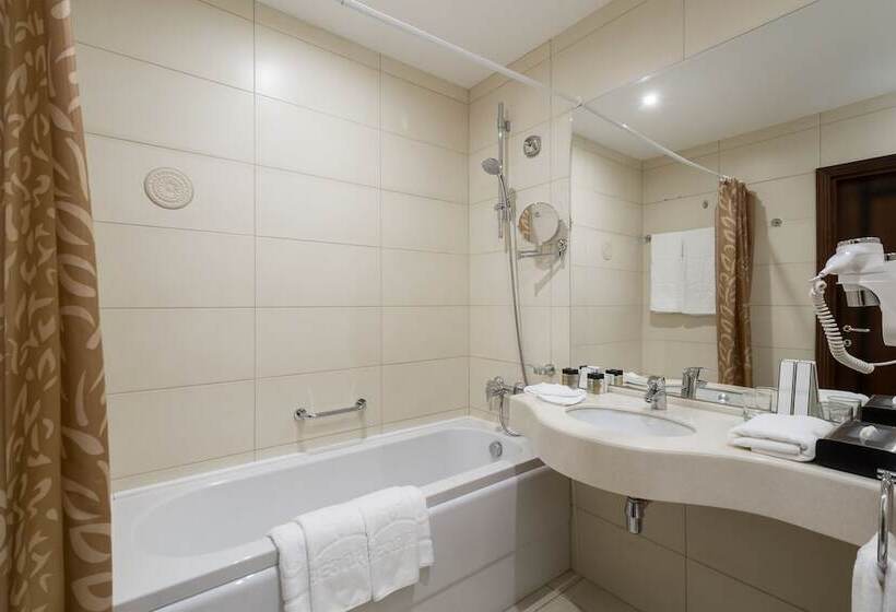 سوییت جونیور, Zvyozdny Hotel Wellness & Spa