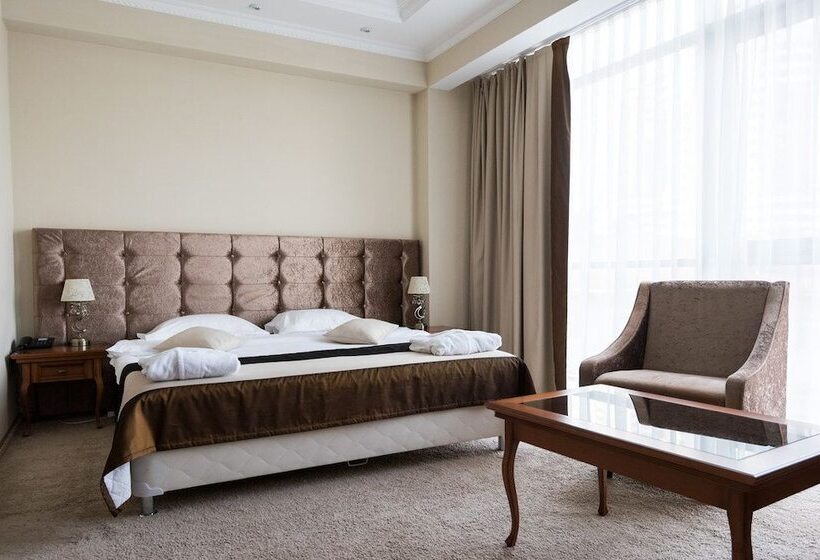 سوییت جونیور, Zvyozdny Hotel Wellness & Spa